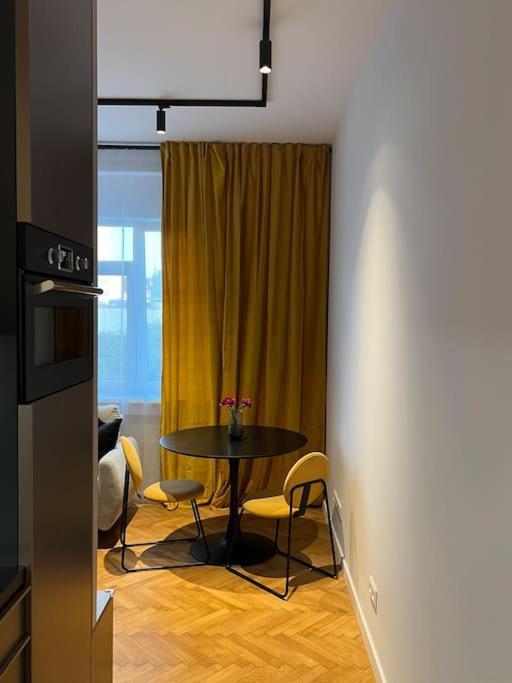 Central Getaway Studio Μπρατισλάβα Εξωτερικό φωτογραφία