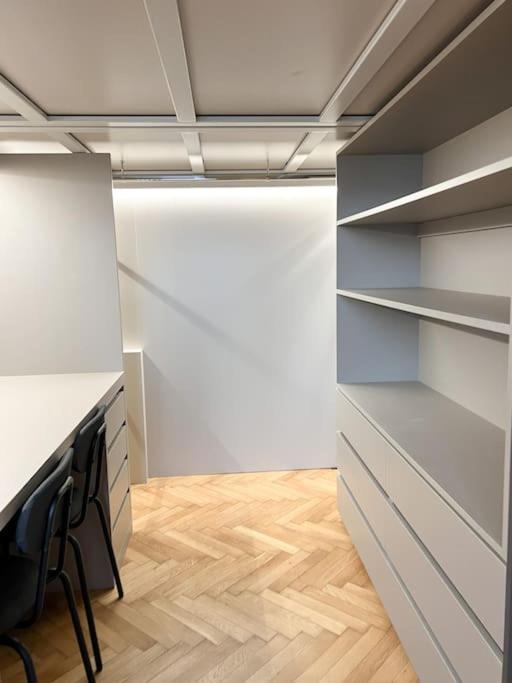 Central Getaway Studio Μπρατισλάβα Εξωτερικό φωτογραφία