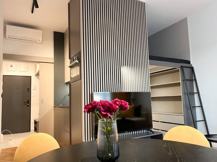 Central Getaway Studio Μπρατισλάβα Εξωτερικό φωτογραφία
